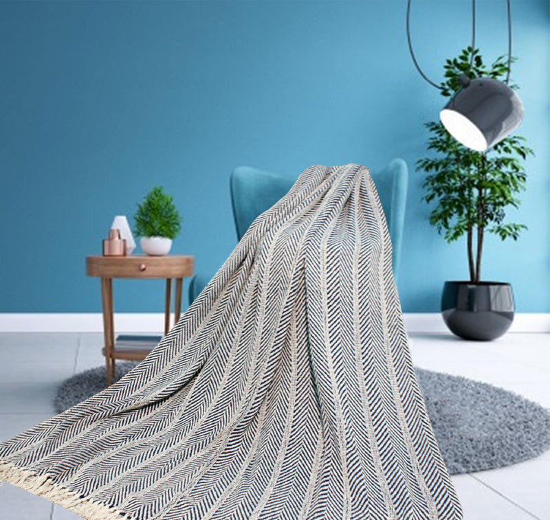 Throw with black lines